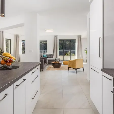 Awesome In With Kitchen * Malinska