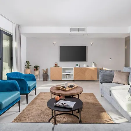 Awesome In With Kitchen Malinska