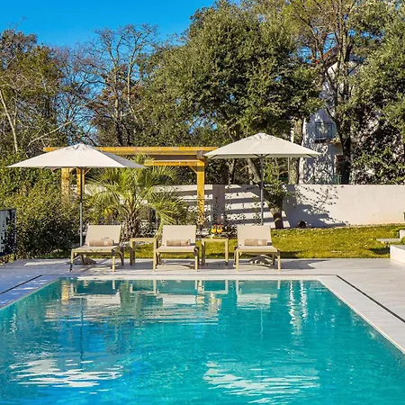 Awesome In With Kitchen * Malinska