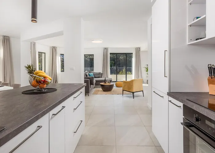 Awesome In With Kitchen * Malinska