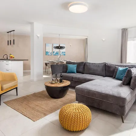 Awesome In With Kitchen Malinska