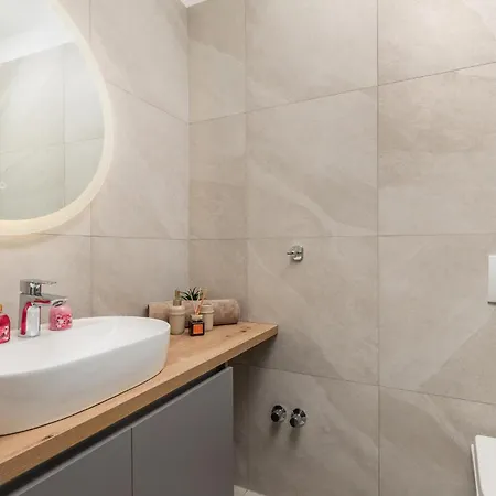 Awesome In With Kitchen Malinska