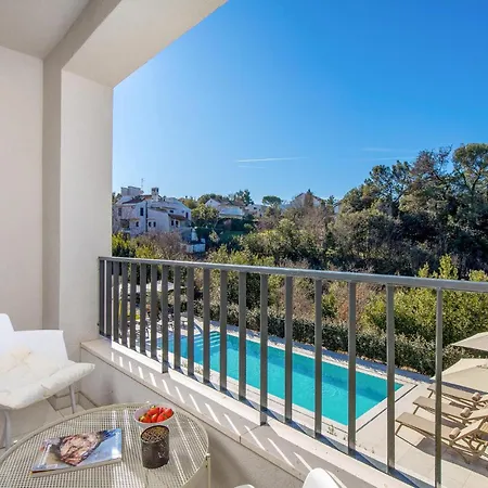 Awesome In With Kitchen Holiday home