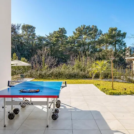 Case de vacanță Awesome In With Kitchen