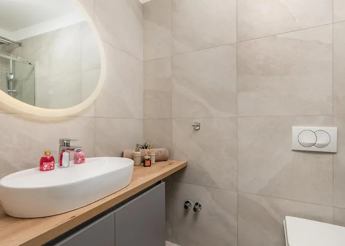 Awesome In With Kitchen Malinska