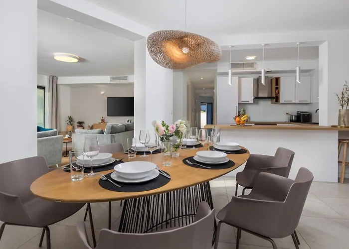 Awesome In With Kitchen *