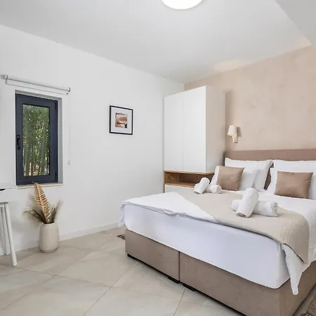 Awesome In With Kitchen Malinska