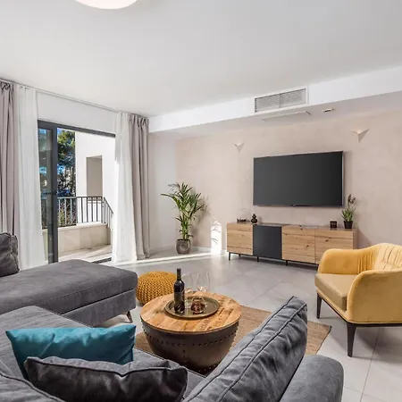 Vikendica Awesome In With Kitchen