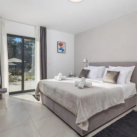 Vikendica Awesome In With Kitchen Malinska